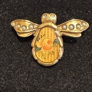 Maximal ART Bee Floral & Faux Pearls Brooch Pin